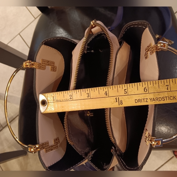 Purse - Picture 10 of 10